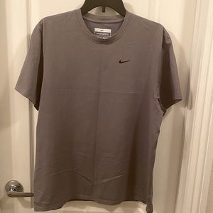 GRAY NIKE TEE